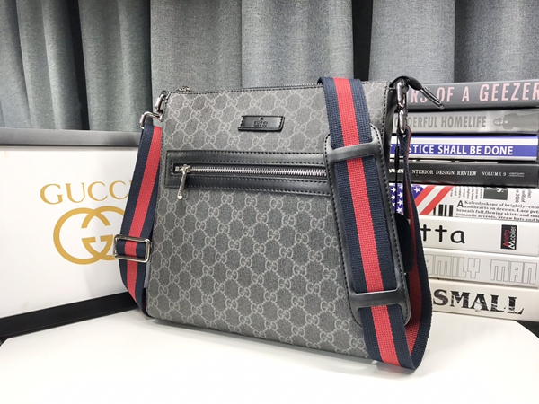 激安グッチバッグコピー側面デザイン